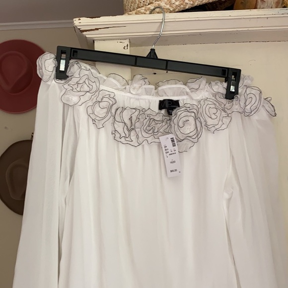 VIP by Avenue - Picture 3 of 6